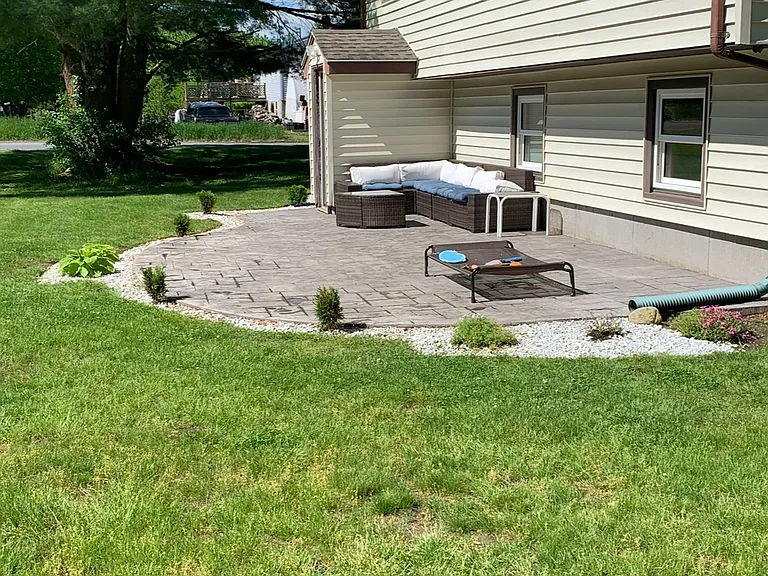 671 Crescent St — Photo 13