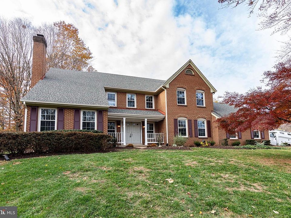 1st image of 6501 Heather Brook Ct