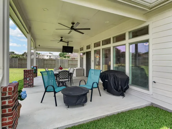 31806 Oak Thicket Ct, Conroe, TX 77385