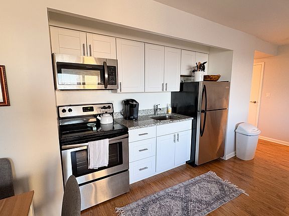 4th image of 3100 N Lake Shore Dr APT 512