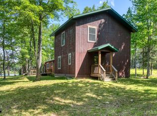 1739 Puffin Ln, Republic, MI 49879