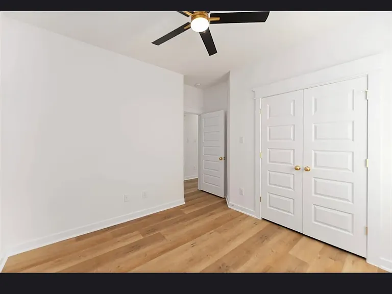 7809 Queen St — Photo 10