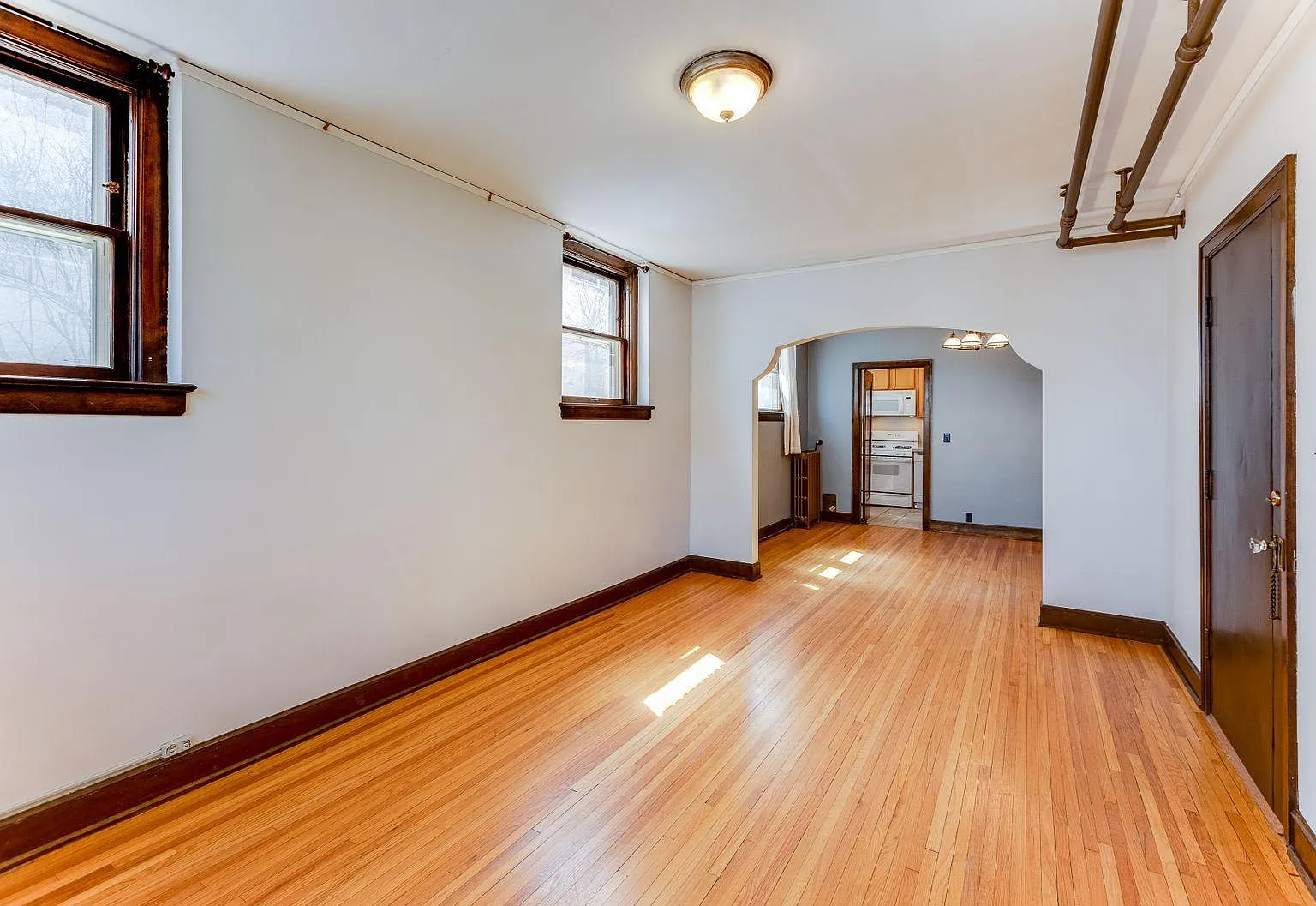 2 bed, 1.0 bath, 845 sqft, $1,795 — Photo 1