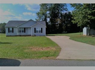 107 Southwycke Ln, Pilot Mtn, NC 27041