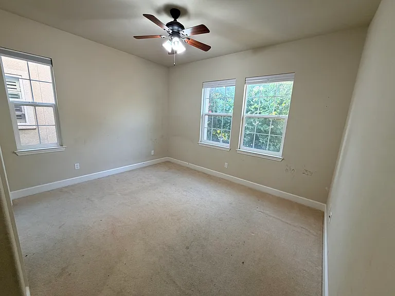 1885 Worthington Cir — Photo 8