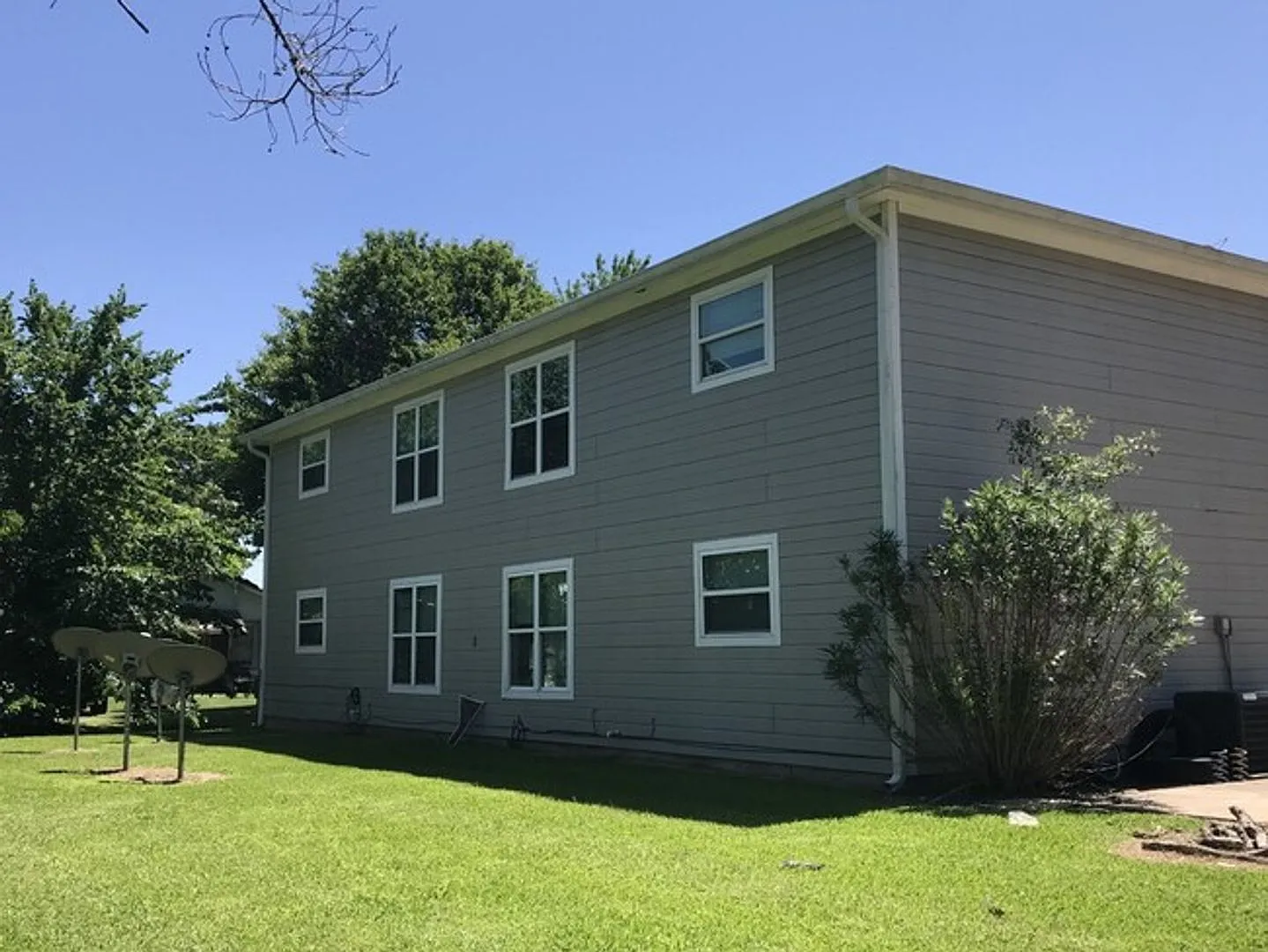 210 Reinhardt Ave — Photo 3