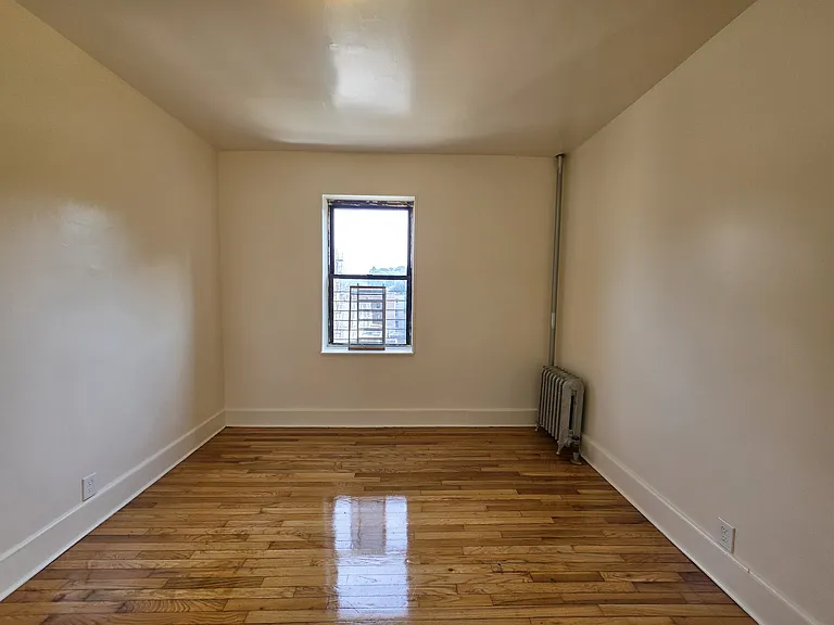 497 Van Cortlandt Park Ave #4L — Photo 4
