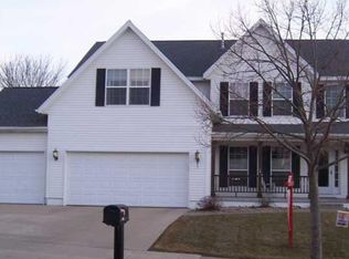 7021 Rockingham Dr SW, Cedar Rapids, IA 52404