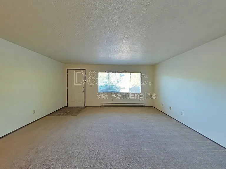 1150 NW Walnut Blvd — Photo 3