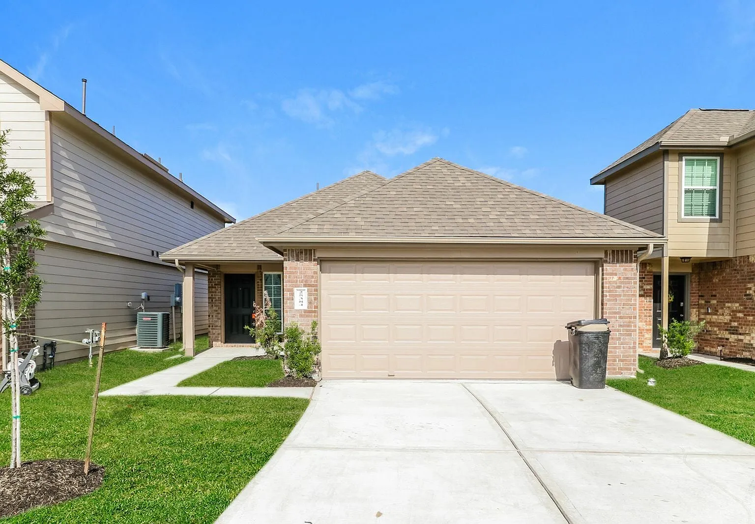 Hazy Elm Ln, Porter — Photo 1