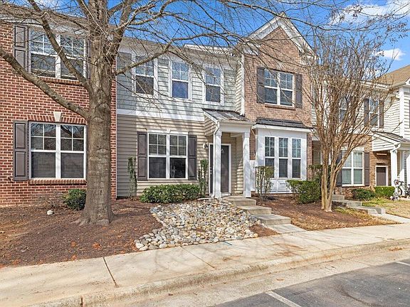 2nd image of 3004 Berkeley Springs Pl