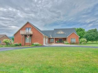 1040 Arrington Rd, Blacksburg, VA 24060