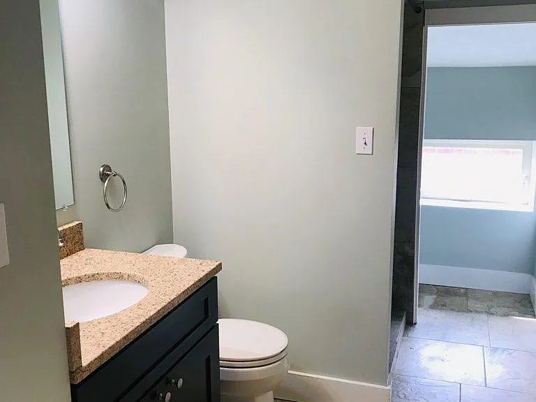 2733 Woodburn Ave #402 — Photo 8