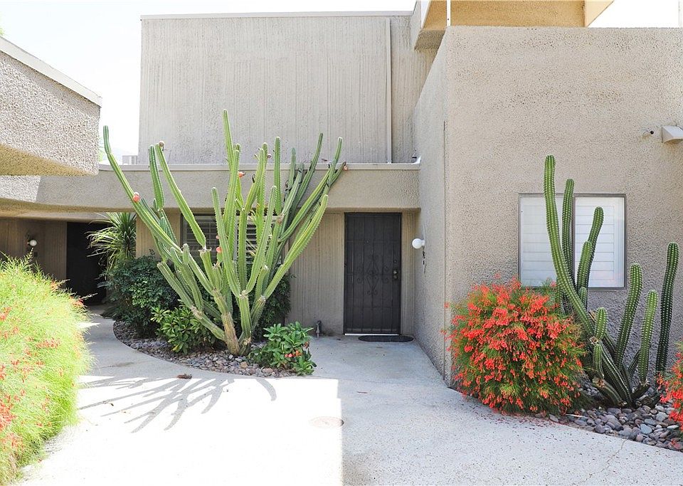1st image of 71942 Eleanora Ln