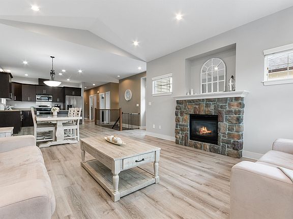 3rd image of 46238 Strathcona Rd #2
