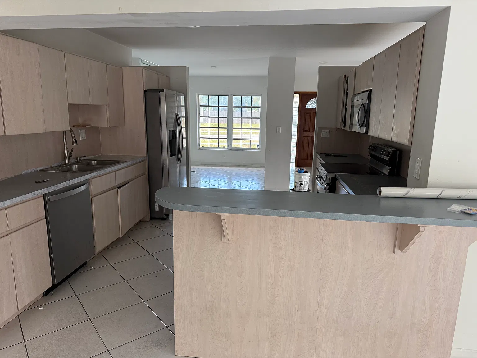 4 bed, 2243 sqft, $3,900 — Photo 4