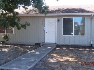 319 N 4th St, Carlton, OR 97111