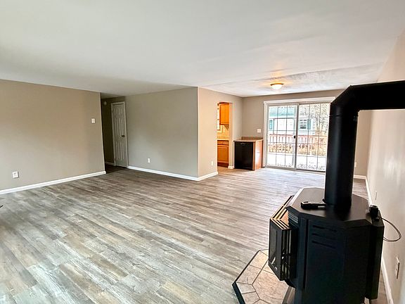 4th image of 82 Shortridge Rd