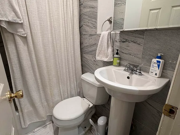 227 E 50th St #3 — Photo 7