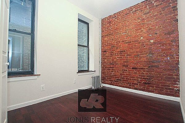 1st image of 129 2nd Ave APT 21