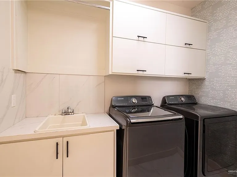 3808 Wisteria Ave — Photo 12