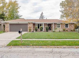 1201 Broadmoor Dr, Bloomington, IL 61704