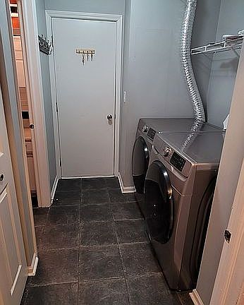 3rd image of 408 E Victoria Cir