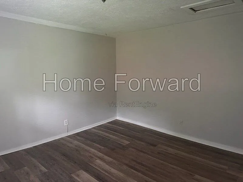 1 bed, 1.0 bath, 550 sqft, $800 — Photo 2