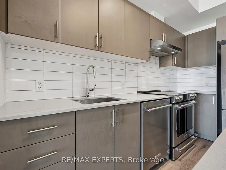 9000 Jane St #1220 — Photo 13