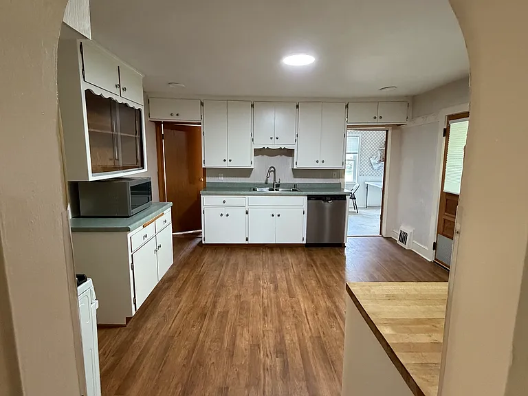 W235N8019 Woodside Rd — Photo 11