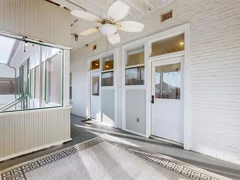 618 Madison St #300 — Photo 19