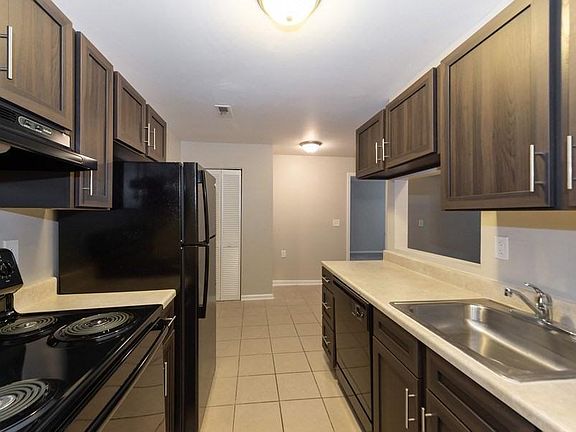 4th image of 1315 Lemans Ct APT 702