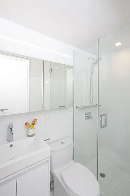 Rented by Solace SMC Inc | media 21