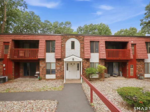 35 Woodsedge Drive #5B, Newington, CT 06111