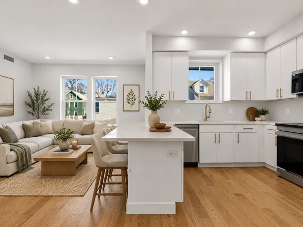 421 High St #203B, Medford, MA 02155