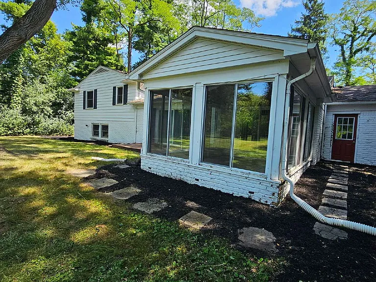 591 E Long Lake Rd — Photo 46