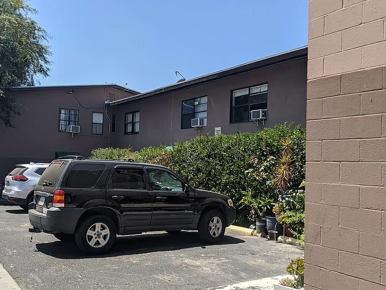 Townhome style apartments in up-and-coming Virgil Village with parking! — Photo 2
