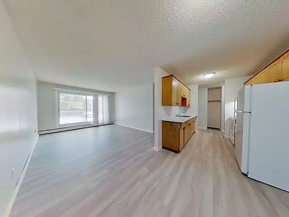 3rd image of 107 Alder Dr #202
