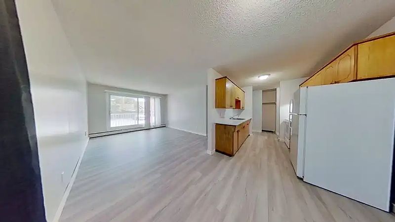 Hinton Apartment for rent - 2 Bedrooms — photo 2