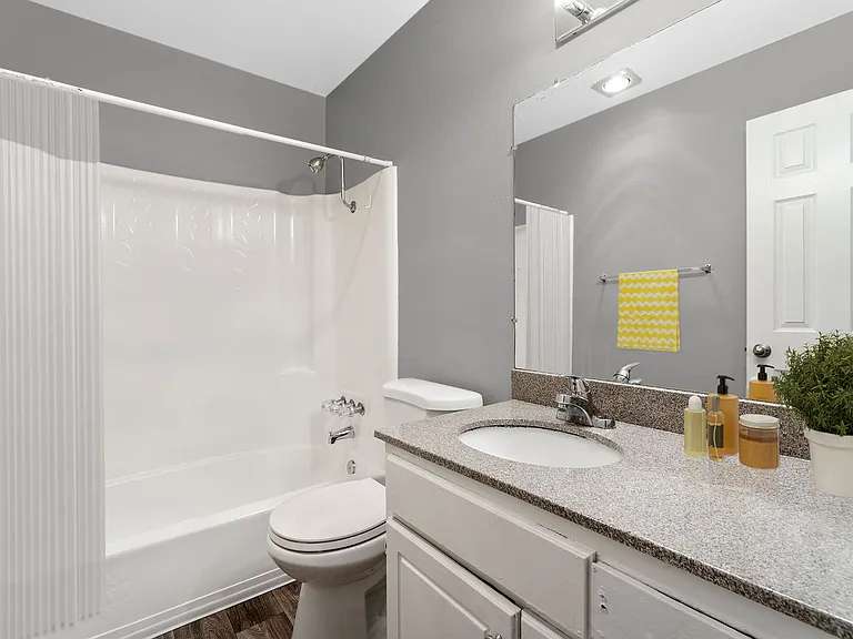 Estancia Apartments — Photo 56
