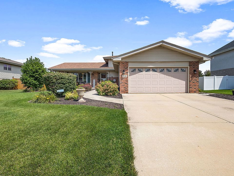 1st image of 758 Churchill Dr