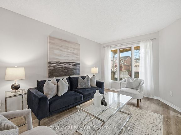 4th image of 4 Raine Dr