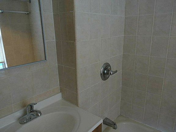 5th image of 292 Eckford St #1RL