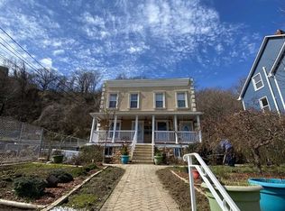 450 Undercliff Ave APT 2, Edgewater, NJ 07020
