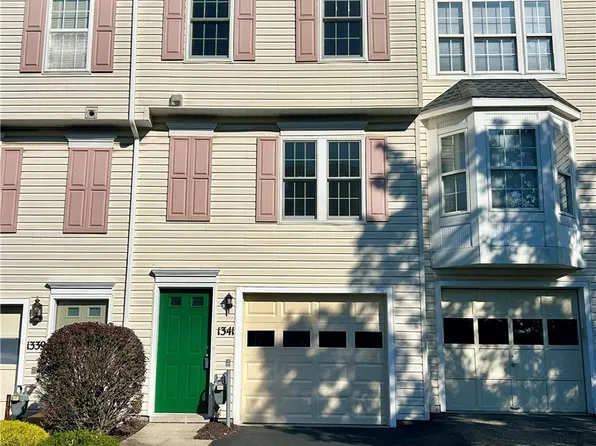 1341 Meadowbrook Dr, Canonsburg, PA 15317