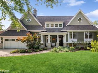 949 Kings Ln, Glenview, IL 60025