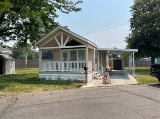 28 S Young Ln, Eagle, ID 83616