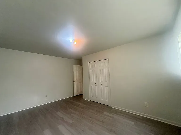 410 S Revena Blvd — Photo 11