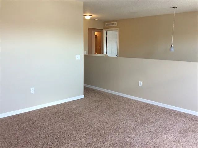 401 Blake Ave — Photo 27