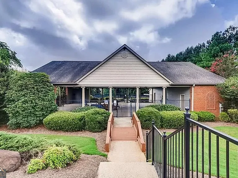 2005 Maple Ridge Ct NW — Photo 10